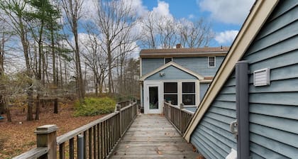 Cozy Boothbay Apt Near Harbor & Botanical Gardens