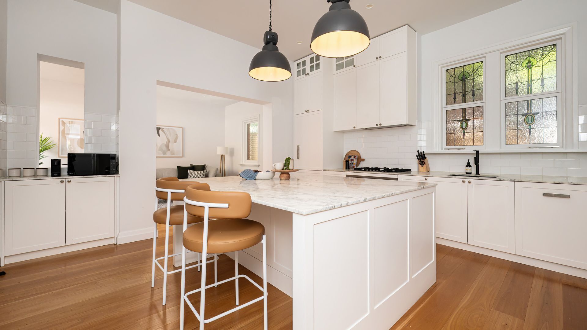 Fridge, oven, stovetop, dishwasher