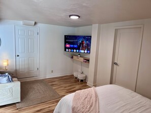 1 habitación, escritorio, tabla de planchar con plancha y wifi gratis 