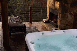 Outdoor spa tub - SkyFall Summit | Hot Tub | Pets (Blue Ridge)