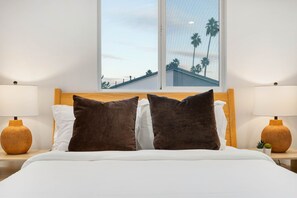 3 chambres, fer et planche à repasser, Wi-Fi, draps fournis