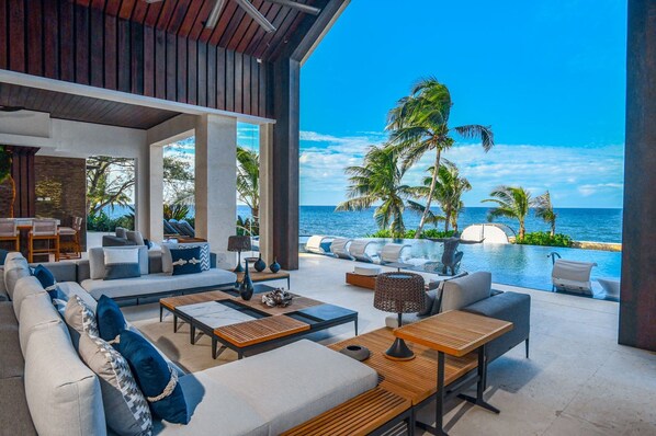 Villa - Oceans 8 Villa 6BR (Sandy Bay)