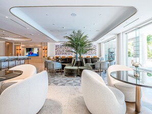 Apartment | 4 bedrooms - Watercolours Condominium 607 (Seven Mile Beach)