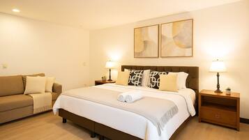 Tabla de planchar con plancha, Internet, ropa de cama