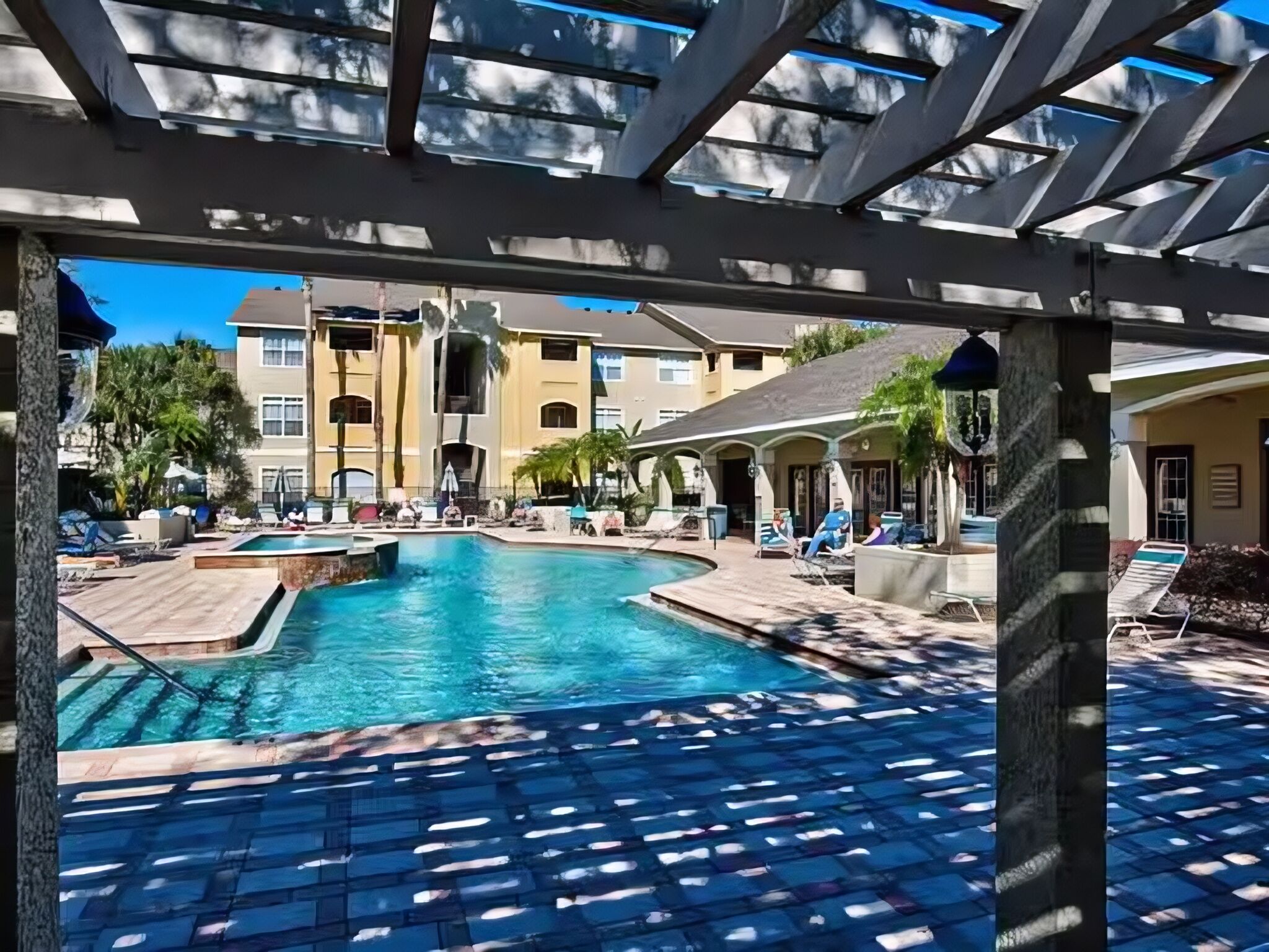 Piscine extérieure, piscine chauffée