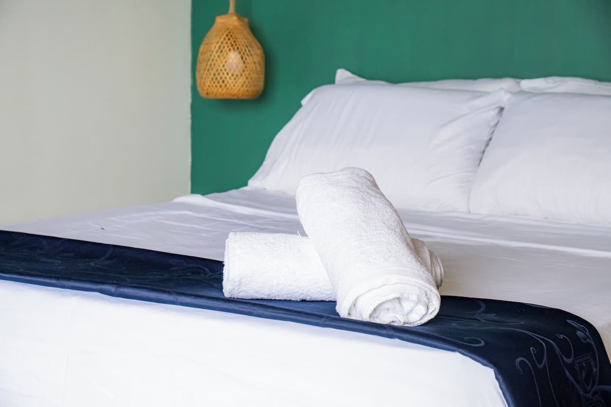 Double Room, Balcony, Beach View | Bed sheets