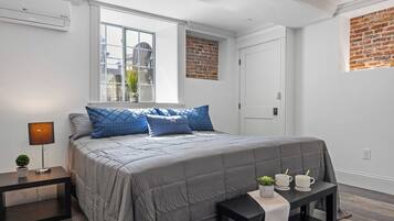 2 bedrooms, internet, bed sheets