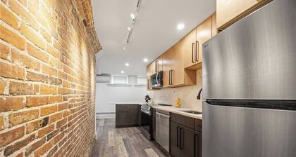 The Witches Den- Historic Salem Retreat