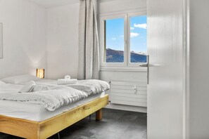 3 Schlafzimmer, Bügeleisen/Bügelbrett, Reisekinderbett, WLAN