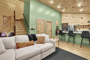 Smart-TV, peis og bøker