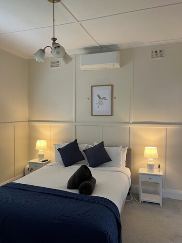 Refurbished cottage within 5 minutes walk to central Armidale