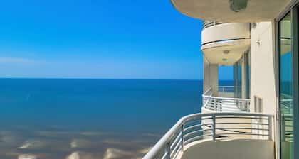 Beautiful 15th Floor 2 Bedroom, 2 Bath Condo at The Ocean Club!