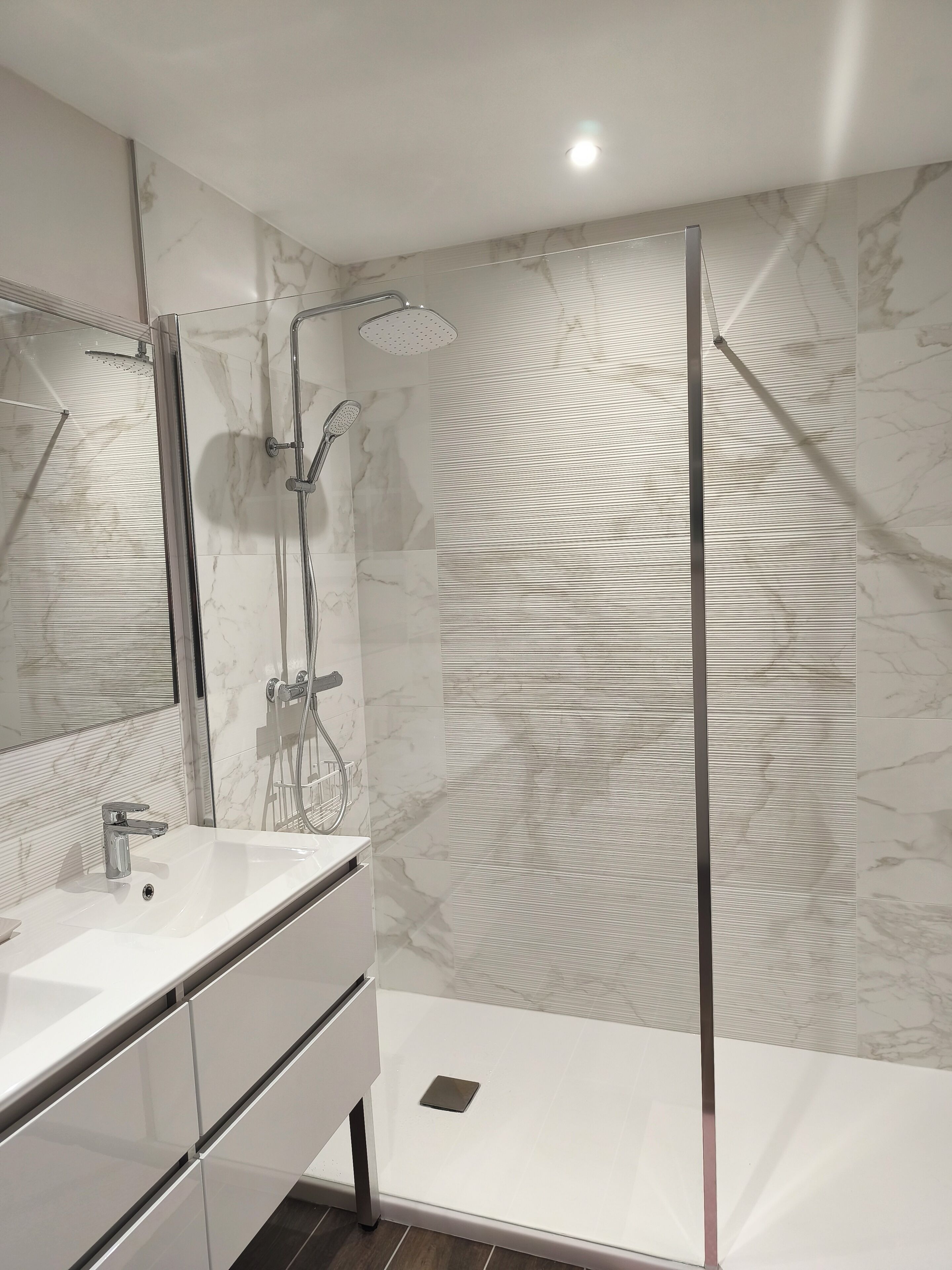 Douche, papier toilette