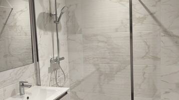 Douche, papier toilette