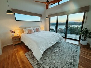 3 bedrooms, iron/ironing board, Internet, bed sheets