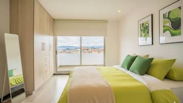 3 dormitorios, tabla de planchar con plancha, Internet y ropa de cama