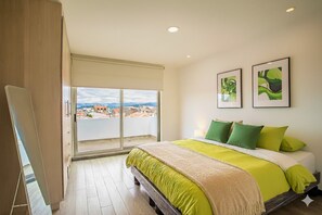 3 bedrooms, iron/ironing board, internet, bed sheets - Gran Dúplex con Balcones y Garaje Seguro (Cuenca)