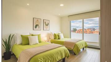 3 dormitorios, tabla de planchar con plancha, Internet y ropa de cama