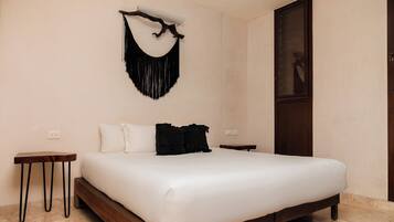 Departamento exclusivo | Caja de seguridad en la habitación y tabla de planchar con plancha