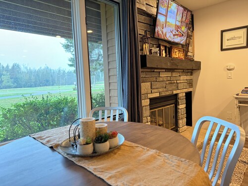 Cozy Condo Near Boyne Highlands & Nub’s Nob – Pools, Trails & Fireplace!
