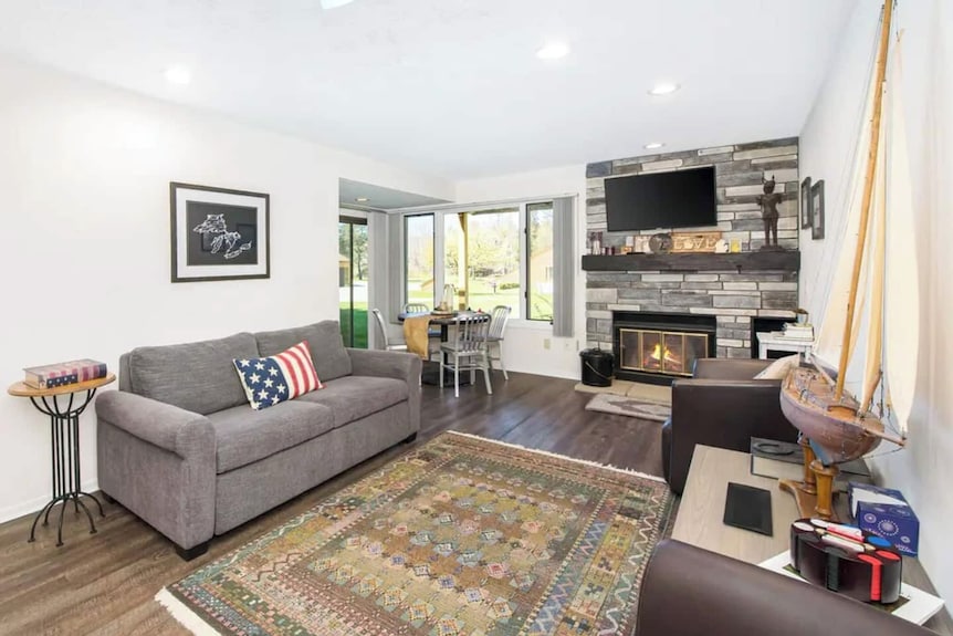 Cozy Condo Near Boyne Highlands & Nubs Nob Pools, Trails & Fireplace! - Harbor Springs, MI