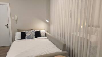 Bügeleisen/Bügelbrett, kostenloses WLAN, Bettwäsche