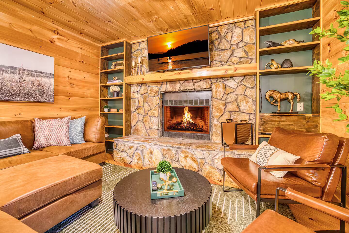 تلفزيون ذكي، مدفأة، ألعاب فيديو، كرة قدم الطاولة