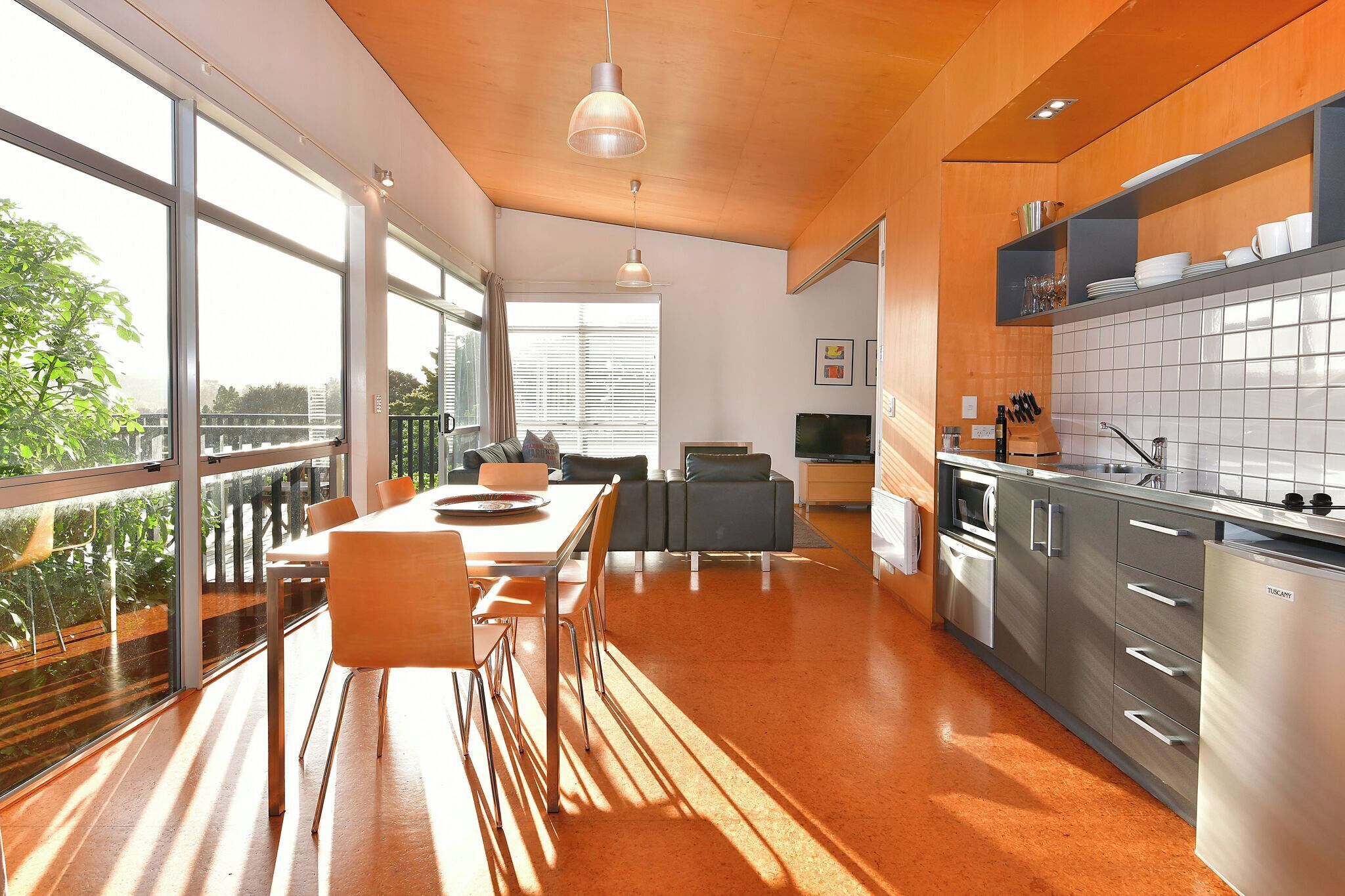 Luxury House, 2 Bedrooms, Garden View | In-room dining