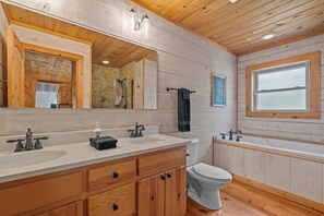 Shower, hair dryer, towels - Modern Lakefront Cabin on Lake Keowee (Seneca)