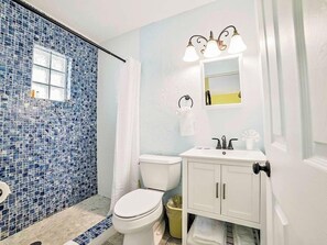 Bathroom - Siesta Key Palms Hotel - Key Suite (Sarasota)