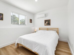 2 habitaciones, escritorio, tabla de planchar con plancha y wifi 
