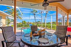 Outdoor dining