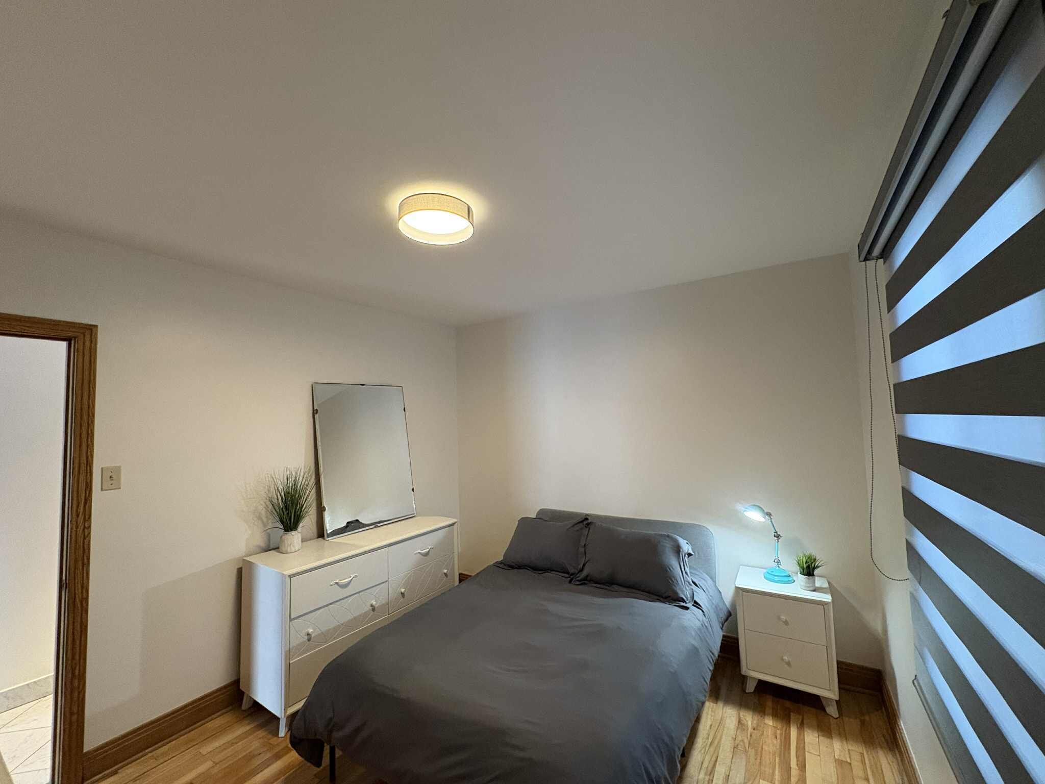 2 bedrooms, internet, bed sheets