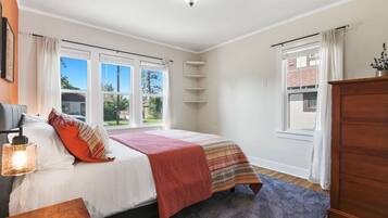 3 bedrooms, iron/ironing board, WiFi