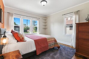 3 bedrooms, iron/ironing board, WiFi