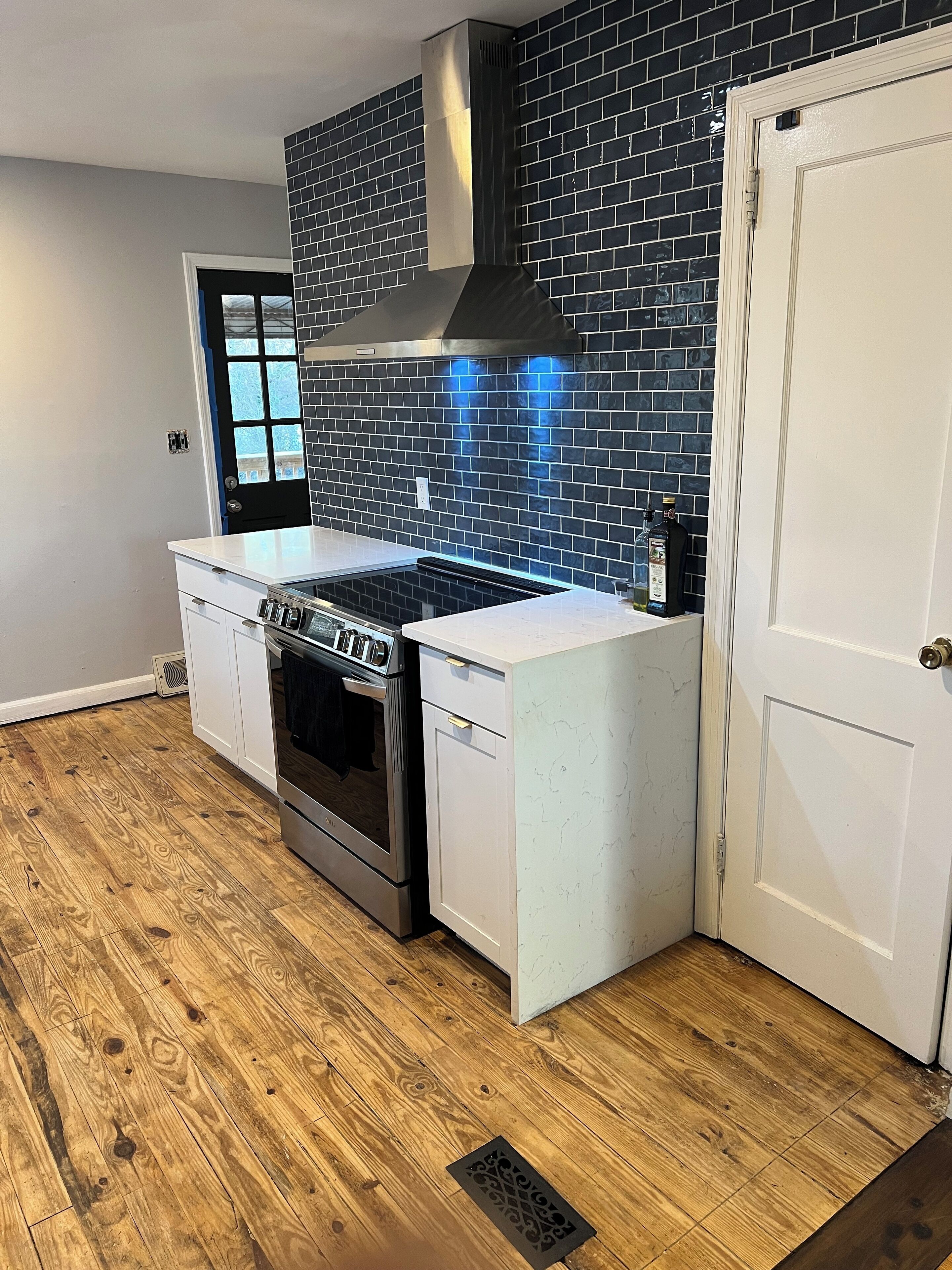 Mikrowelle, Ofen, Herdplatte, Geschirrspüler