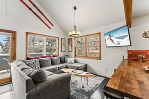 Fernseher, Kamin