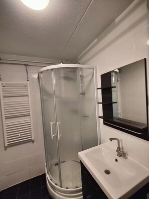 Bruser, håndklæder, Sæbe, Toiletpapir