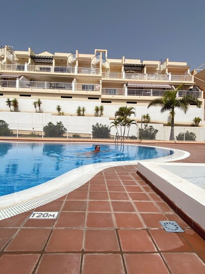 Modern Apartment with Large Flower Terrace & Pool – Chayofa, Tenerife