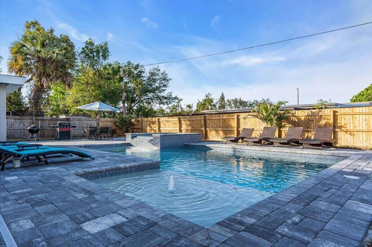 Et oppvarmet basseng