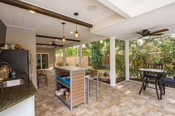 Outdoor dining