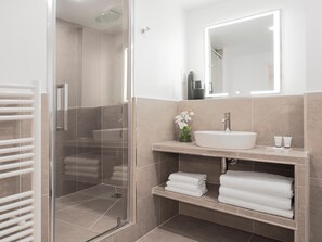 Hårtørrer, håndklæder, Sæbe, Shampoo