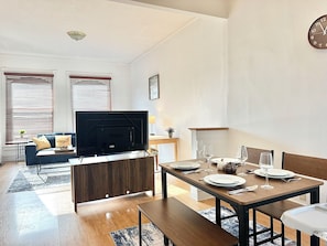 Dining - Free parking+20 min to downtown Chicago (Oak Park)