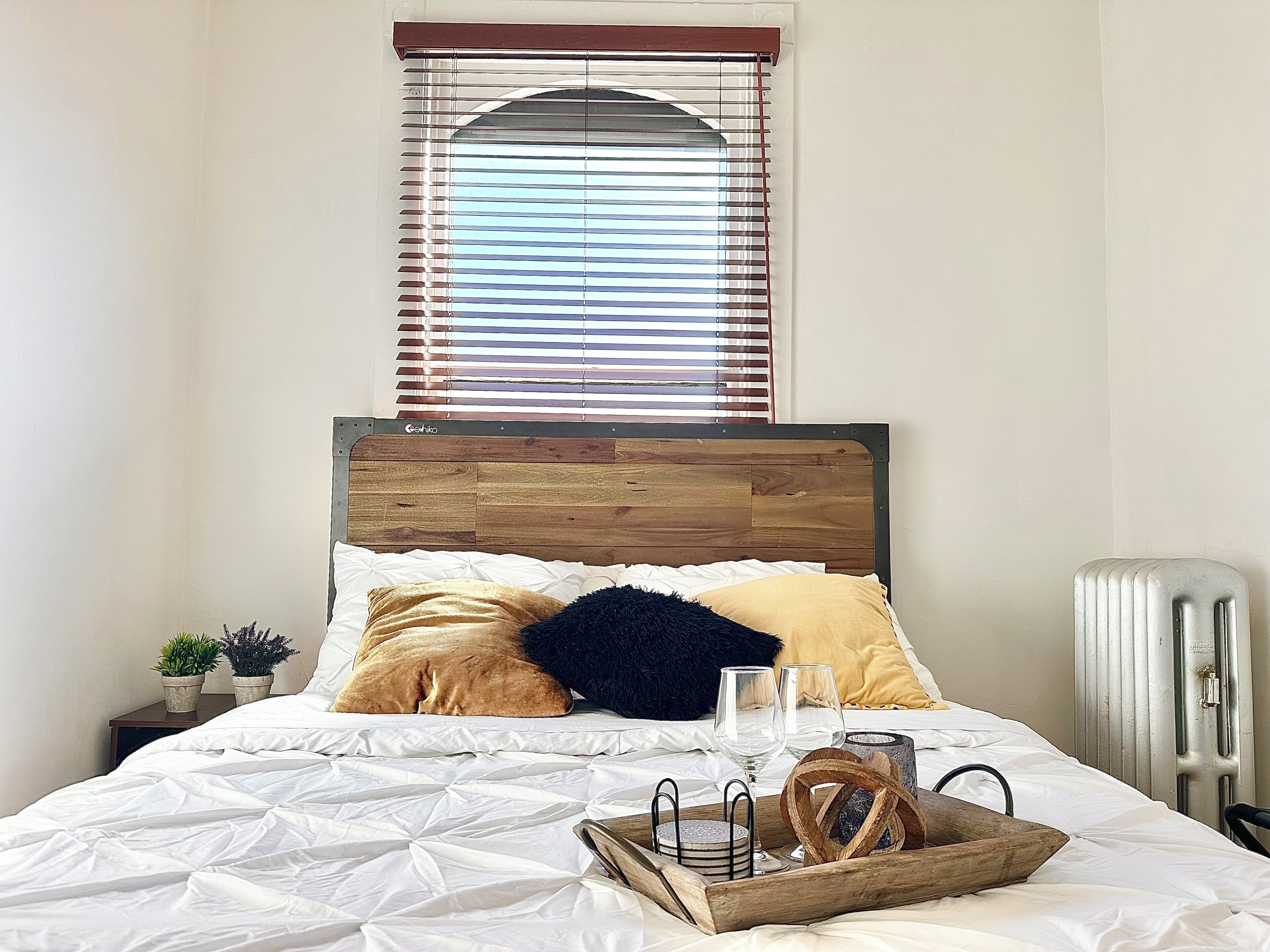 2 bedrooms, iron/ironing board, travel crib, free WiFi