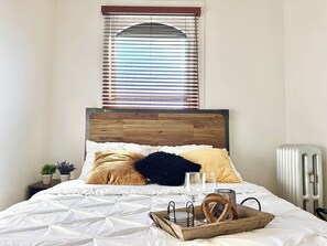 2 chambres, fer et planche à repasser, Wi-Fi, draps fournis