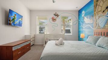 Bügeleisen/Bügelbrett, Reisekinderbett, kostenloses WLAN, Bettwäsche