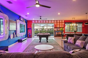 Smart-TV, Videospiele, DVD-Player, Musikbibliothek