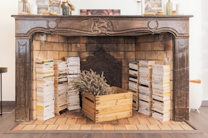 La Renarde | Living area - Château de Campuget (Manduel)