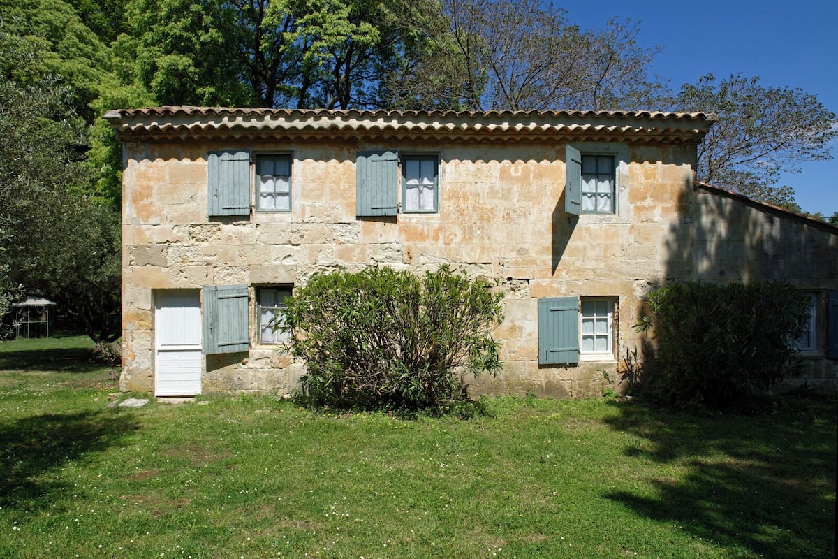 La Petite Maison du Jardinier | Iron/ironing board, free WiFi