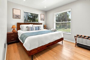4 habitaciones, escritorio, tabla de planchar con plancha y wifi gratis 